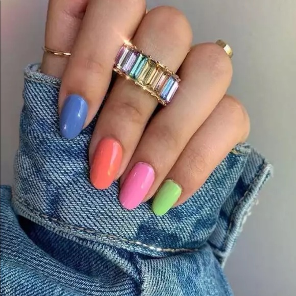 BaubleBar style Multicolor pastels baguette ring - Picture 2 of 11